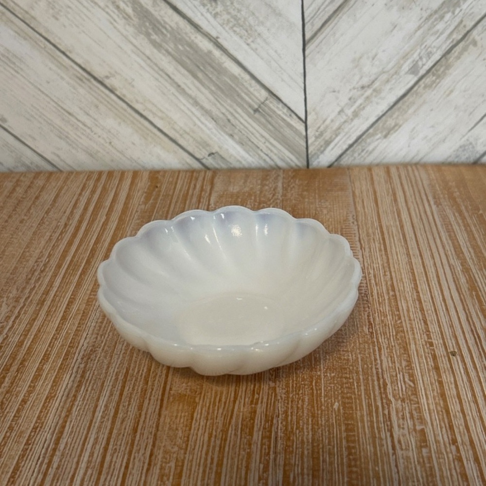 Vintage Hazel Atlas Milk Glass Trinket Dish Item#1223